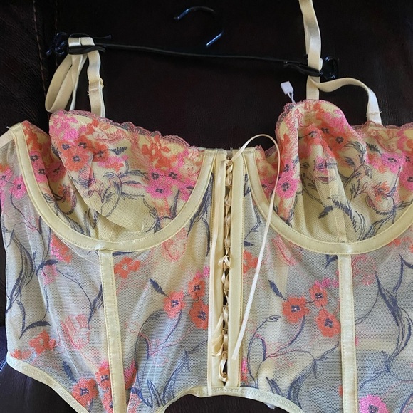 Out From Under Floral Yellow Semi Sheer Mesh Embroidered Coquette Bustier L - Picture 4 of 14